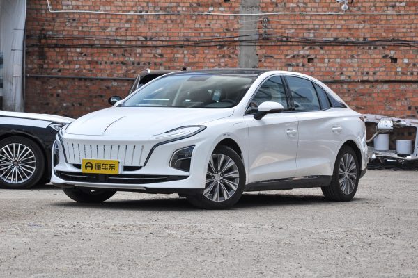 Hongqi E-QM5