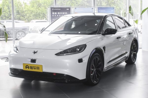 ce5e64312b448367f0898f778d3614d ARCFOX αS